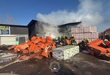 Крупный пожар произошел на барахолке в Алматы