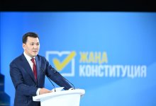 Семь месяцев обсуждений и тысячи мнений: госсоветник рассказал о работе над текстом Конституции