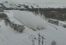 Эпичные кадры подрывов льда на реке Бухтарма в ВКО показали спасатели (ВИДЕО)