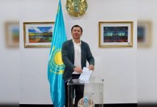 Геннадий Головкин проголосовал на референдуме в Бангкоке