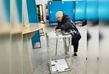90-летняя жительница Алматы проголосовала на референдуме