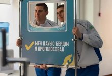 Сразу 13 пар близнецов пришли на референдум в Костанайской области