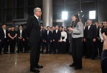 Глава государства побеседовал с молодежью, принимавшей активное участие в референдуме