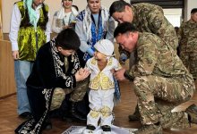 Тұсаукесер для малыша провели в воинской части Караганды