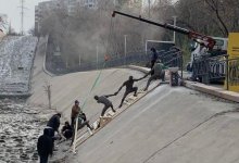 Памятник в честь спасения тонущей собаки установили на реке Улкен в Алматы