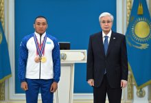 Ербол Хамитов и тренеры получили высшие награды за паралимпийские достижения