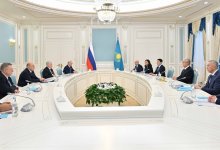 Встреча перед визитом Путина: о чем говорили Токаев и Мишустин