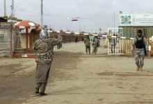 В Иране к охране блокпостов начали привлекать детей