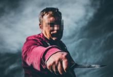 Мужчина напал с ножом на бригаду скорой помощи в Алматы