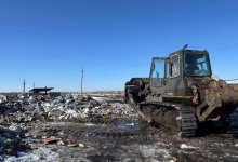 600 литров алкоголя попали под гусеницы бульдозера в Петропавловске