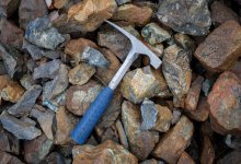 Олжас Бектенов поручил усилить работу по внедрению отечественных технологий в геологоразведке