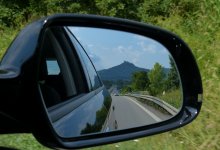 Водителя с заклеенным изолентой госномером заметили в Уральске