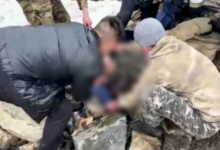 Двоих мужчин вытащили из канализации в ВКО