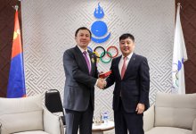 Геннадия Головкина наградили в Монголии