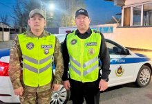 Ребенок оказался заперт в машине: военные спасли малыша в Алматы