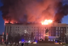 Кровля здания облакимата горит в Актобе