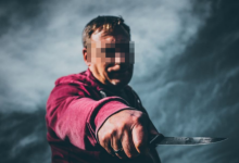 Полуголый мужчина с ножом напугал детей во дворе в Астане