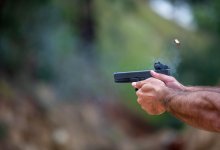 21-летнему мужчине выстрелили в спину в ВКО