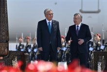 Токаев прибыл в Узбекистан с рабочим визитом