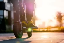 Алматинка рассказала в Threads о столкновении с самокатчиком