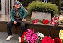 "Как же тебя не хватает": российский певец посетил могилу Батырхана Шукенова