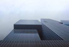 Астанчанин проведет 10 суток за решеткой за угрозу спрыгнуть с ЖК "Коркем-3"