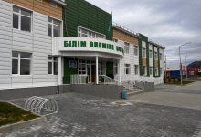 Партийный контроль ускорил строительство школы и спорткомплекса в Карагандинской области