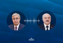Токаев пригласил Лукашенко в Астану