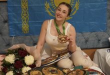 Ангелину Лукас торжественно встретили в аэропорту после громкой победы в Азербайджане