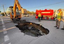 Провалы на дорогах и запах по городу: в Конаеве обновят инженерные сети
