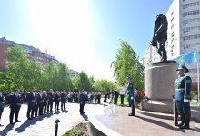 Ерлан Кошанов возложил цветы к памятнику Талгату Бигельдинову