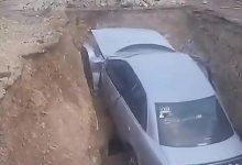 Автомобиль слетел в котлован в Талдыкоргане: водитель исчез