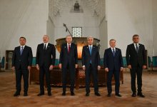 Эрдоган подарил мавзолею Яссауи уникальный рукописный Коран