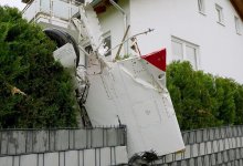 Самолет взорвался над жилыми домами в Германии