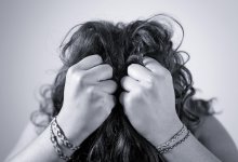 Студентку били головой о стену за замечание о соблюдении чистоты в общежитии Алматы