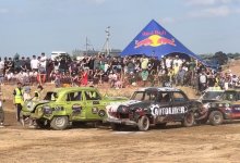 Участник Derby Kazakhstan сбил человека на поле гонки в Астане (ВИДЕО)