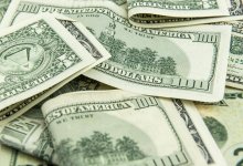 Почти 300 тыс. долларов нашли пограничники в багаже у казахстанки