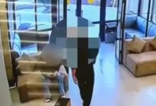 Мужчина устроил дебош на рабочем месте бывшей девушки и получил 15 суток ареста в Уральске (ВИДЕО)