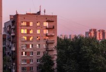 Мать наказали за ребенка на подоконнике в Павлодаре (ВИДЕО)