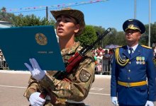 Выигравший “путевку в армию” житель Жаркента присягнул на верность Родине