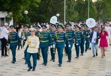 Марш на самом длинном Арбате: Нацгвардия поздравила полицейских