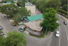 Собственника заставили снести летнее кафе в Алматы