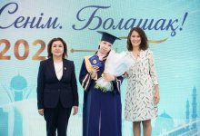 Особенные подростки стали дипломированными кондитерами и швеями в Астане