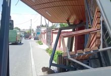 Автобус снес остановку в Шымкенте