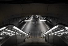 Пассажир пытался пройти в метро Алматы с опасным предметом