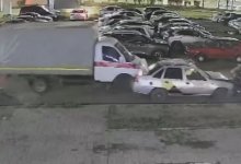 Водитель "газели" разбил пять автомобилей и сбежал в Астане (ВИДЕО)