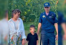 Гвардейцы помогли потерявшемуся ребенку вернуться к родителям в Уральске