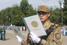 Около 200 новобранцев приняли военную присягу в Уральске