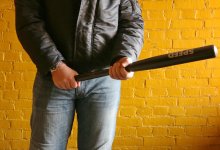 28 ударов битой нанес супруге житель Семея из-за ее намерения развестись