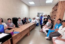Представители партии "Ақ жол" встретились с коллективом поликлиники в Тобыле